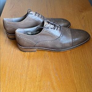 Men’s Taupe Oxfords Size 10
